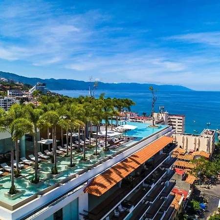 Pier 57 - 709 Stunning View 2 Bedroom Romantic Zone